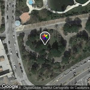 Jardines alrededor de las Piscinas Municipales de Reus