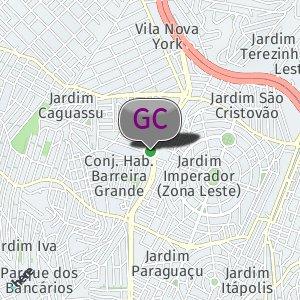 Terreno enorme com acesso a praça