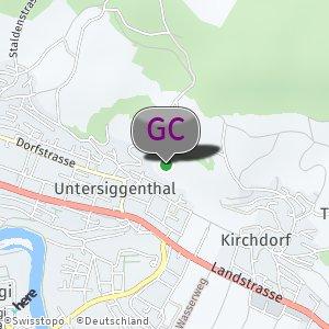 Weg mit Bänken