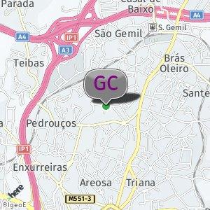 Parque de Estacionamento Perto de Escola