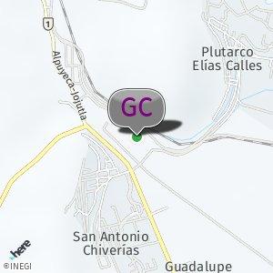 A un costado del campo de fútbol de Chiverias