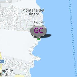 Av. Marítima junto al mar y complejo abandonado