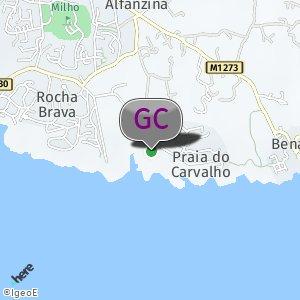 Trilha próximo à praia do Carvalho