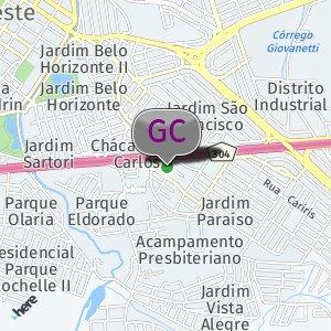 Reserva ambiental com pequena trilha