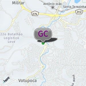 Trilha do lado da avenida
