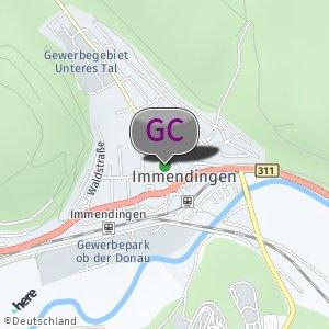 WC Häuschen Gegenüber der Kirche