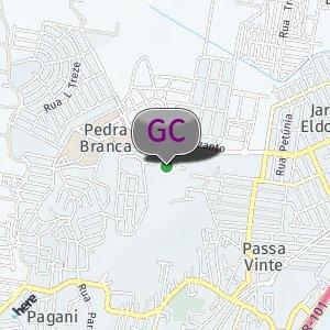 Perto do negócio de baliza da auto escola
