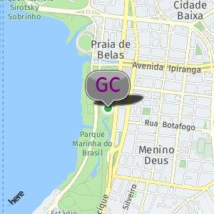 Tratores ao lado da antiga pista de skate