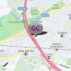 Plan suce dans voiture garé