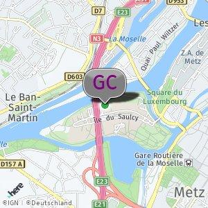 Derrière la Fac de Droit