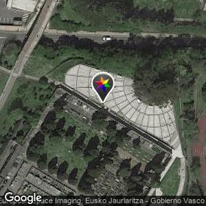 Parque detrás del cementerio