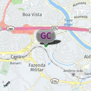 Estacionamento atrás da ruas dos bares