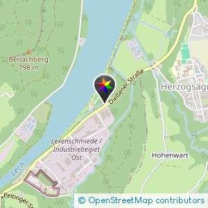 Kleiner Parkplatz am Industriegebiet