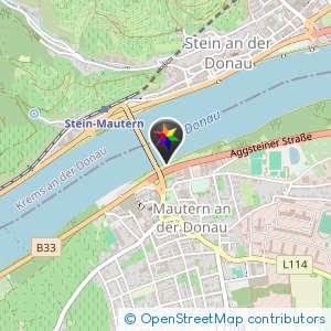 Die erste Bank und Tisch weg von der brücke zur Donau