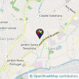 Uma rua deserta, com pouca movimentação