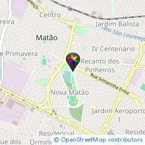 Banheiro em frente ao lago
