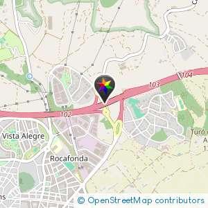 Cañas debajo de autopista 