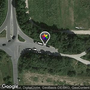 Parkplatz bei Autobahnzubringer