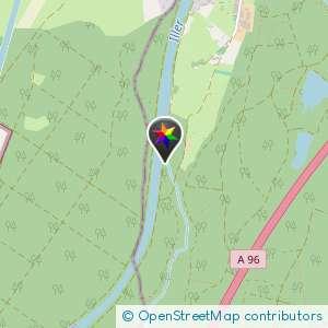 Kneipanlage mit Bank und wald