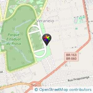 Estacionamento próximo à mata