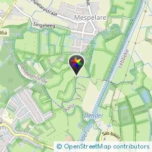 Bankje op wandelpad