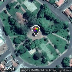 Praça em frente Pontual - Bairro Junqueira