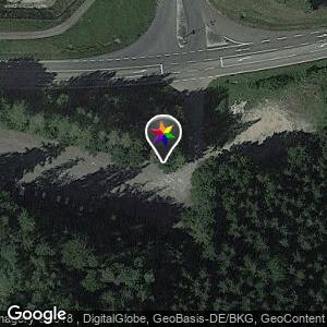 Dunkler Parkplatz Wald