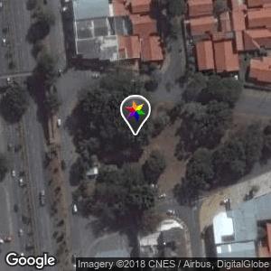 Praça frente a FAC 3