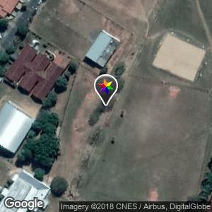 Ginásio de esportes - banco reserva campo de grama