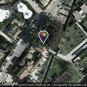 Detrás de la Ermita de la Virgen de Linarejos