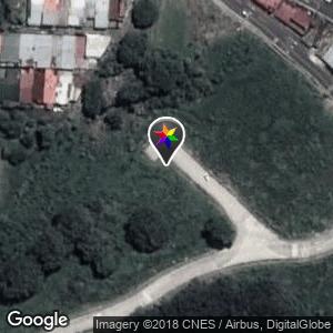 Detrás del Walmart de Alajuela, es una calle sola y oscura