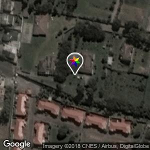 Más abajo de las canchas de bola de la Pichincha