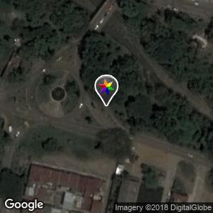 Parque frente al faro-Buga